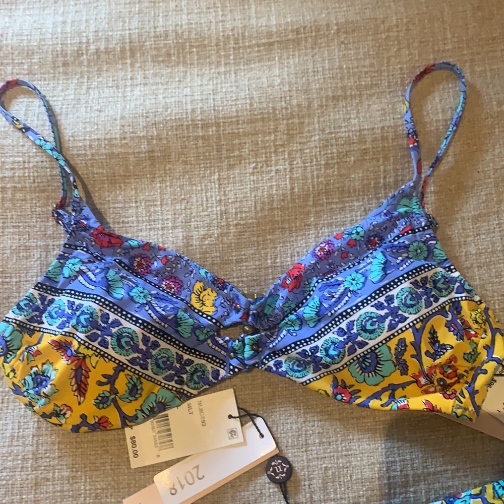 Bathing suit - Picture 3 of 5